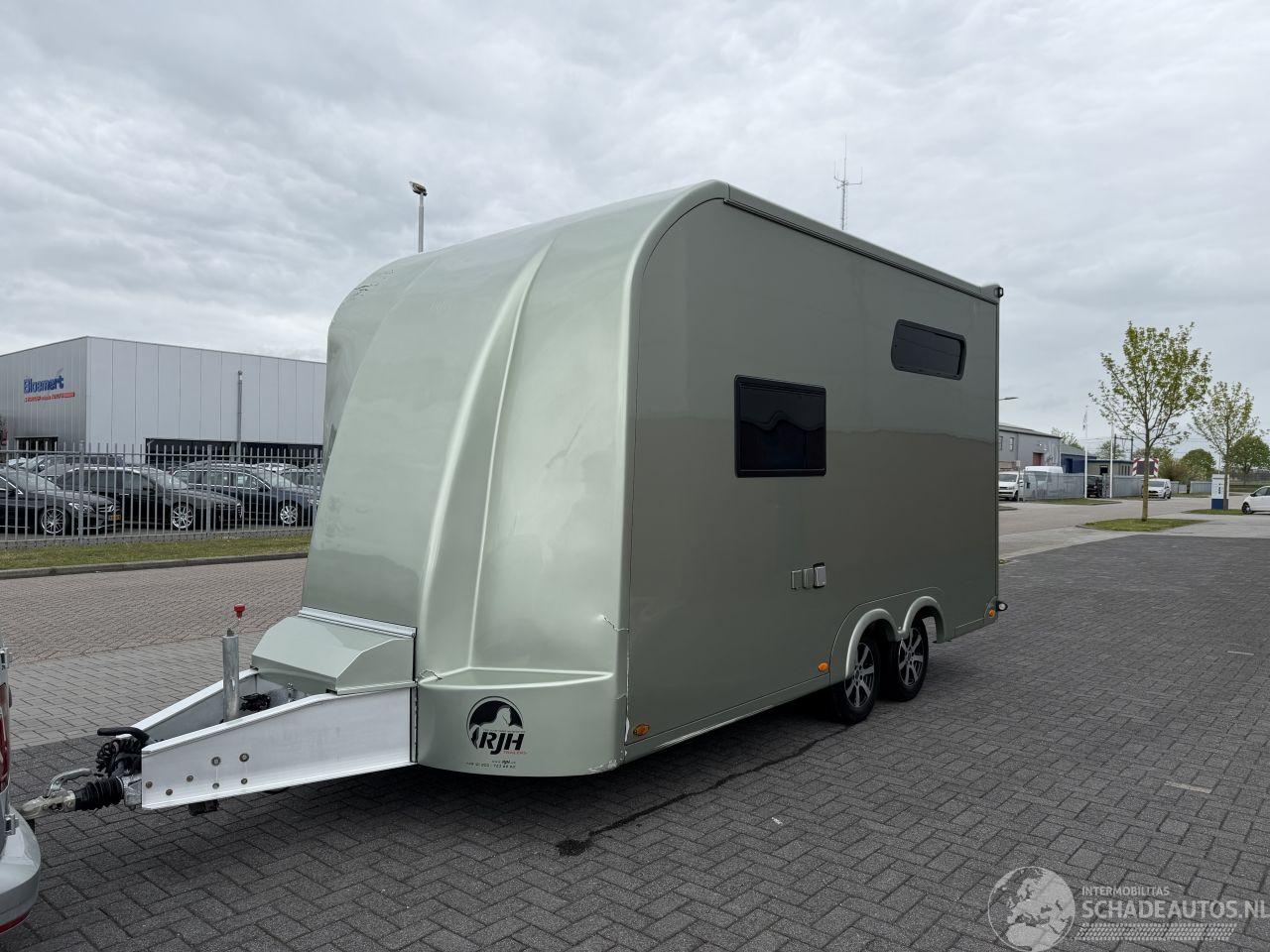 -  RJH  Paardentrailer met living