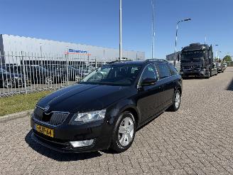 Avarii autoturisme Skoda Octavia 1.6 TDI 77Kw Clima - NAVI 2013/10