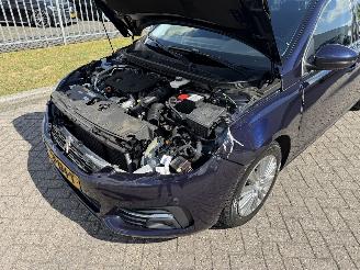 Peugeot 308 SW 1.5 Blue HDI 96Kw NAVI Euro6 picture 10