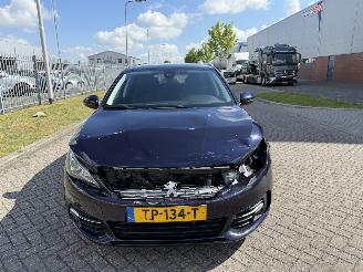 Peugeot 308 SW 1.5 Blue HDI 96Kw NAVI Euro6 picture 8