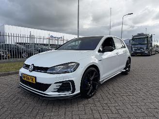 damaged passenger cars Volkswagen Golf 1.4 TSI GTE 2018/8