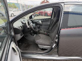 Toyota Aygo 1.0 50Kw AIRCO picture 12