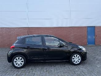 Peugeot 208 1.2 Pure Tech 60Kw AIRCO picture 19