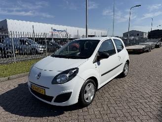 Coche accidentado Renault Twingo 1.2 43kw Acces 2010/11