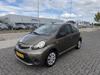 Unfallwagen Toyota Aygo 1.0 VVT-i Now 50kw AIRCO 2014/2