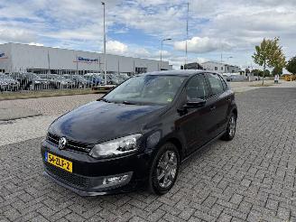 uszkodzony samochody osobowe Volkswagen Polo 1.2 TSI  66Kw AIRCO 2013/2