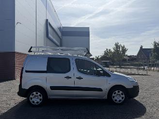 Unfall Kfz Van Peugeot Partner 1.6 HDI 66kw AIRCO 2015/2