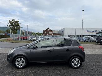 Opel Corsa 1.2 16V Anniversary Edition  AIRCO picture 2