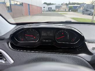 Peugeot 208 1.2 60Kw AUTOMAAT Clima - Navi picture 28