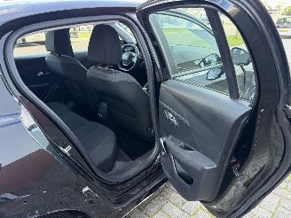 Peugeot e-208 EV Active 50 kWh Clima - Navi picture 24