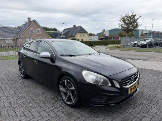 Voiture accidenté Volvo V-60 1.6 84kw Clima - Navi 2011/6