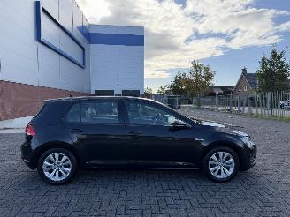 škoda osobní automobily Volkswagen Golf 1.0 TSI 85Kw Navi - Clima 2015/10