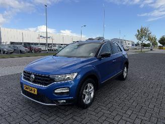 Unfallwagen Volkswagen T-Roc 1.5 TSI 110kw  AUTOMAAT 2018/5