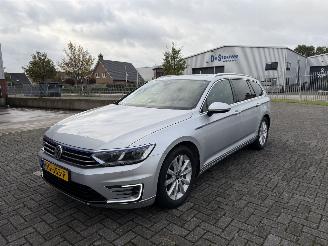 Voiture accidenté Volkswagen Passat 1.4 TSI GTE Highline Clima - Pano - Navi 2015/10