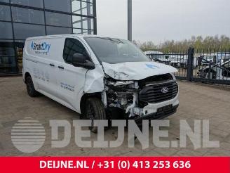 Vrakbiler auto Ford Transit Transit Custom, Van, 2023 2.0 EcoBlue 170 2024/5