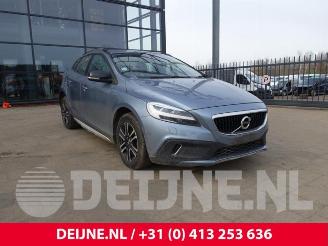 disassembly passenger cars Volvo V-40 V40 Cross Country (MZ), Hatchback 5-drs, 2012 / 2019 1.5 T3 16V Geartronic 2017/9