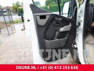 Renault Master Master III (EV/HV/UV/VA/VB/VD/VF/VG/VJ), Chassis-Cabine, 2010 2.3 dCi 165 16V RWD picture 17
