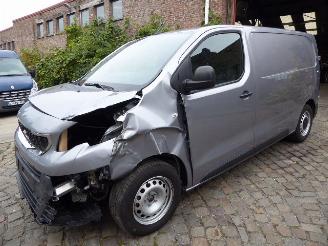 skadebil vrachtwagen Peugeot Expert Premium 2020/1