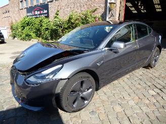 Damaged car Tesla Model 3 Long Range 2019/12