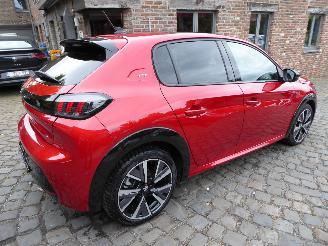 Peugeot 208 GT picture 4