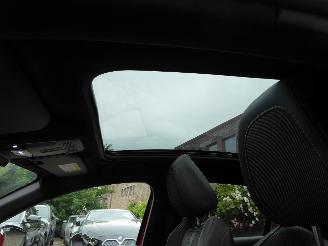 Peugeot 208 GT picture 11