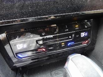 Volkswagen Passat GTE picture 25