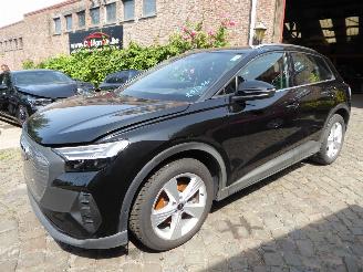 Unfallwagen Audi Q4 35 e-tron 2023/1