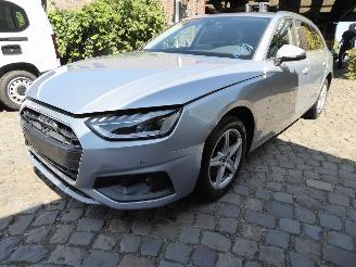 Unfallwagen Audi A4 AVANT 35 TFSI 2.0 Hyb 2023/2
