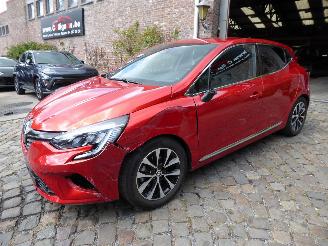 Voiture accidenté Renault Clio Techno Hybrid 2023/4