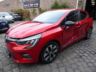 skadebil auto Renault Clio Evolution 2023/12