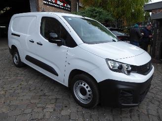 Peugeot Partner Premium L2 picture 3