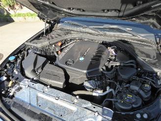 BMW 3-serie 318 d Advantage picture 28