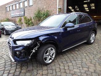 damaged passenger cars Audi Q5 40 TDI quattro advanced 2022/1
