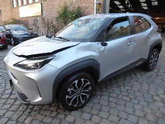damaged passenger cars Toyota Yaris Cross Hybrid 2023/1