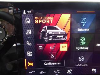 Renault 5 5 E-Tech Electric 150 Comfort Range Iconic Five picture 26