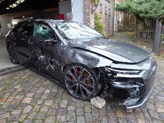 Audi A6 e-tron Avant performance S Line picture 3