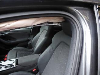 Audi A6 e-tron Avant performance S Line picture 11