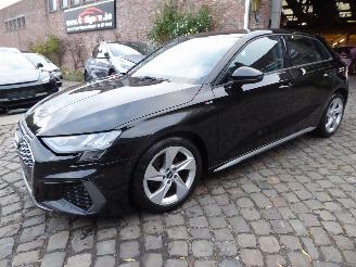 skadebil auto Audi A3 Sportback 30 TDI S line 2021/11