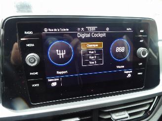 Volkswagen T-Roc Life picture 26