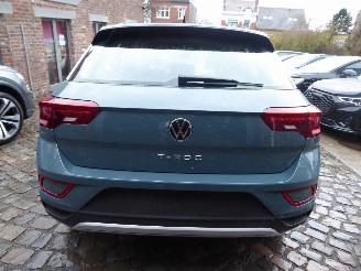 Volkswagen T-Roc Life picture 12
