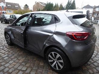 Renault Clio V Equilibre picture 6