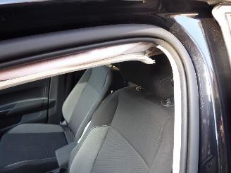 Volkswagen Polo Life picture 9