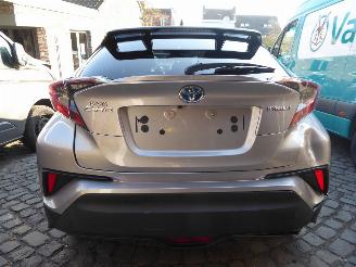 Toyota CH-R Hybrid picture 9