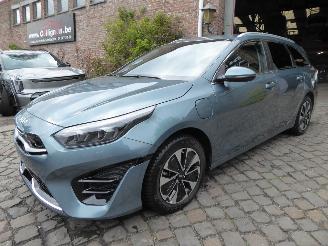 Voiture accidenté Kia Cee d SW Hybrid PHEV 2024/6