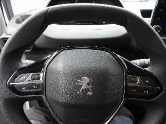 Peugeot Partner Premium L2 picture 16