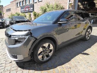 Damaged car Ford Explorer Premium RWD 2025/5