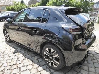 Peugeot 208 Allure picture 7