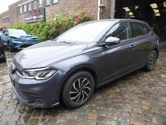 uszkodzony samochody osobowe Volkswagen Polo VI Life 2023/12