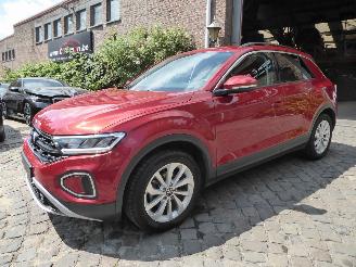 Auto incidentate Volkswagen T-Roc Life 2024/8