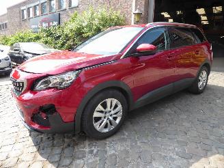 damaged passenger cars Peugeot 5008 Active 2020/10